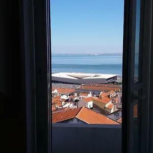 Miradouro De Santa Luzia Lisbona